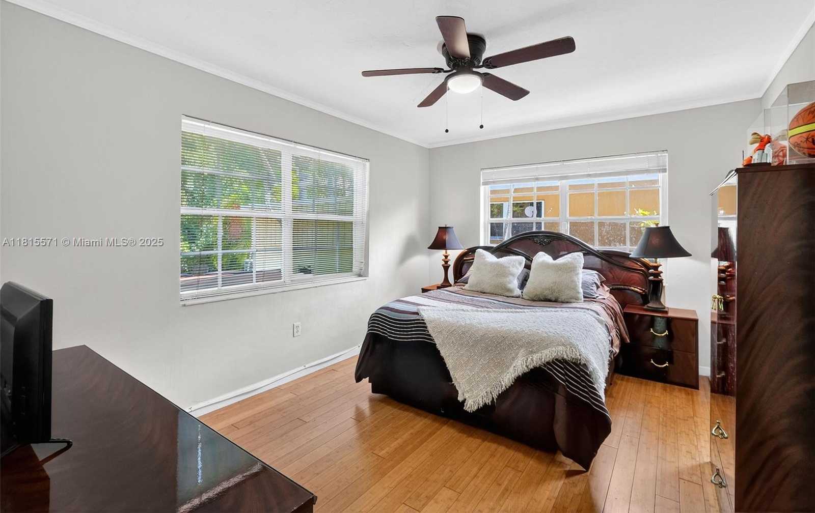 Small Image of 3325 ALTON RD, Miami Beach Number 24