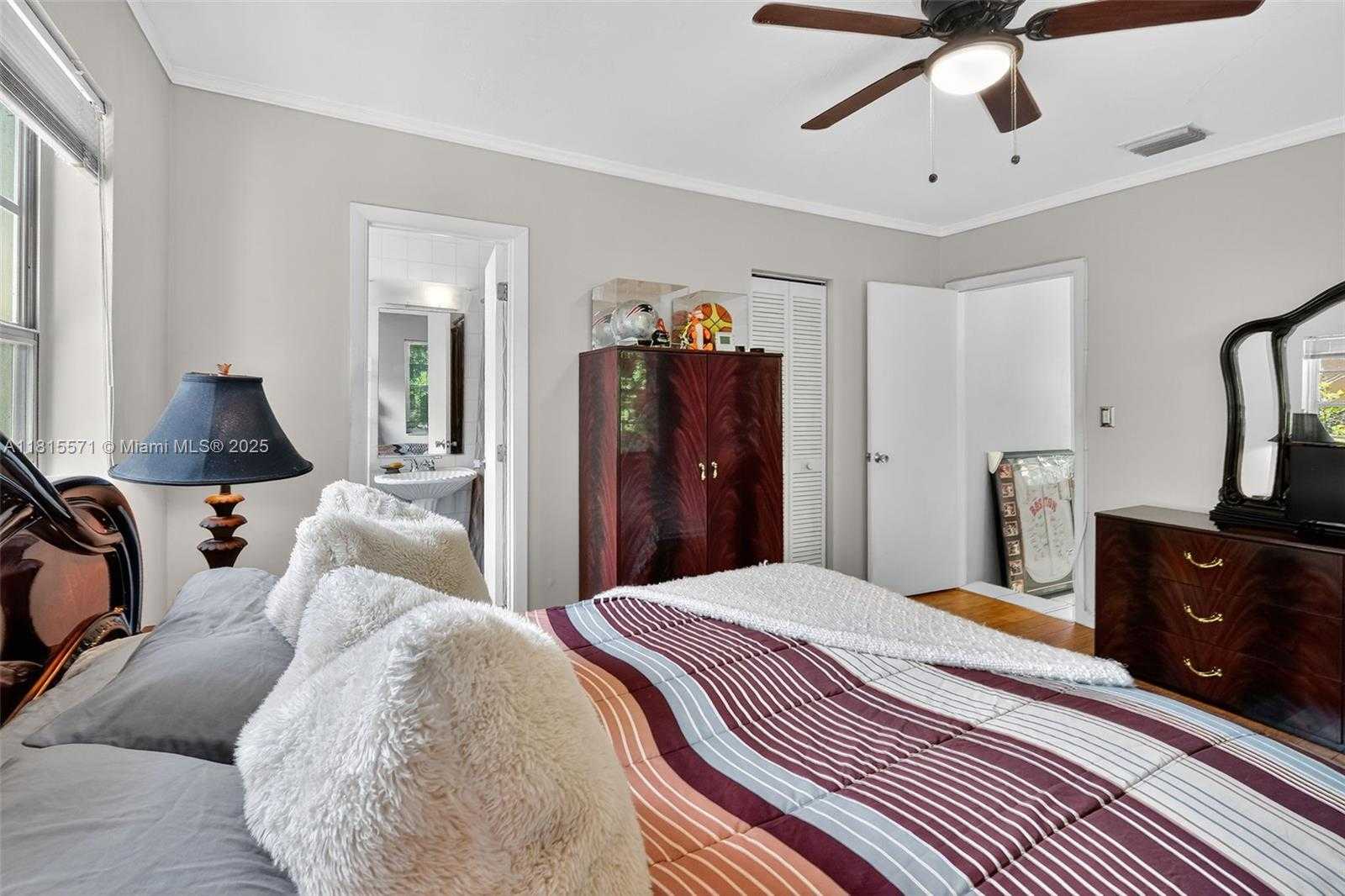 Small Image of 3325 ALTON RD, Miami Beach Number 26