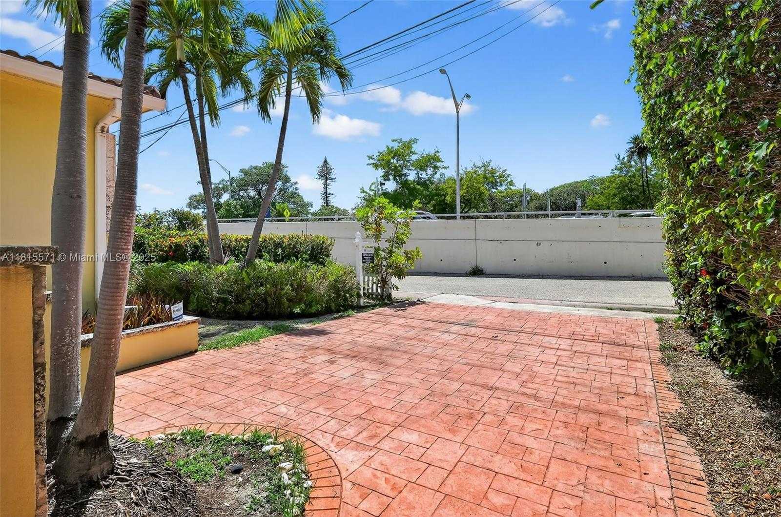 Small Image of 3325 ALTON RD, Miami Beach Number 5
