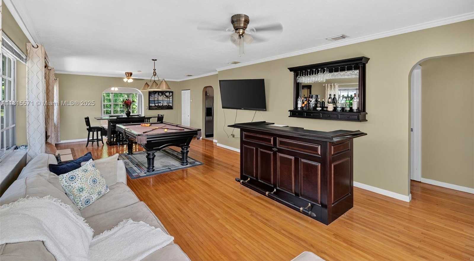 Small Image of 3325 ALTON RD, Miami Beach Number 6