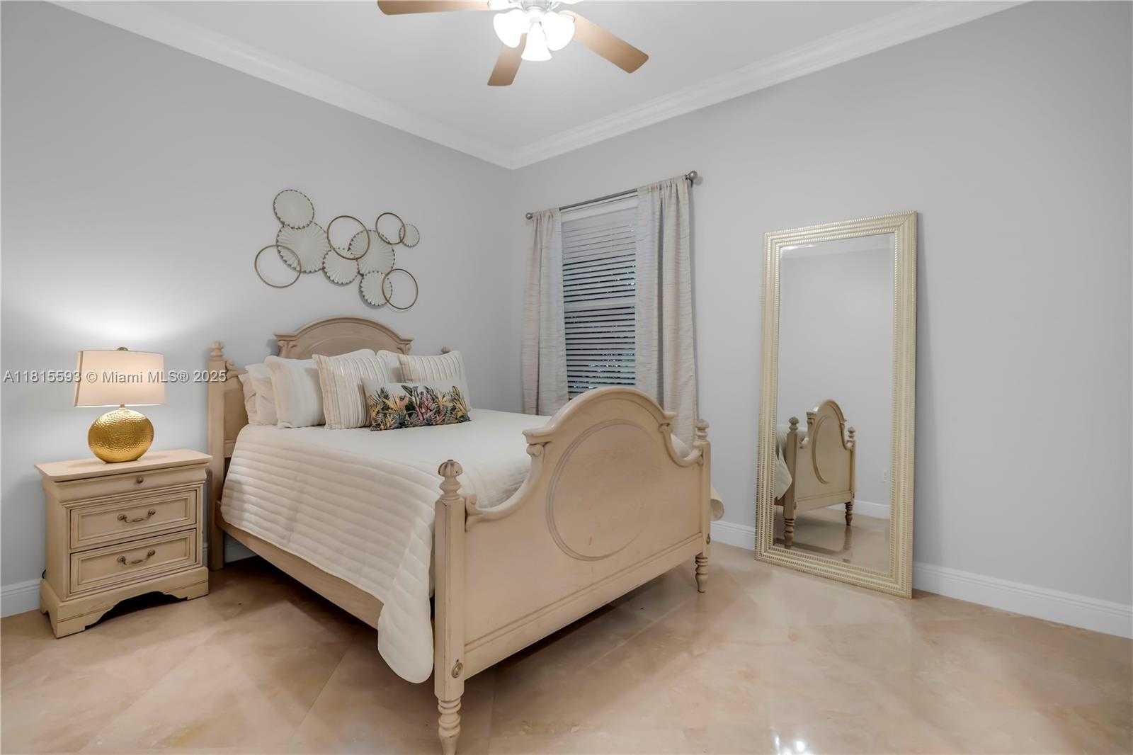 Small Image of 14837 SOUTH WEST 36TH ST, Davie Number 23