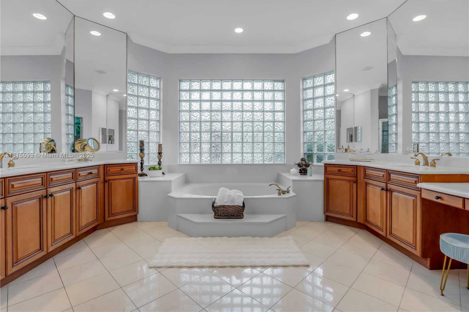Small Image of 14837 SOUTH WEST 36TH ST, Davie Number 27
