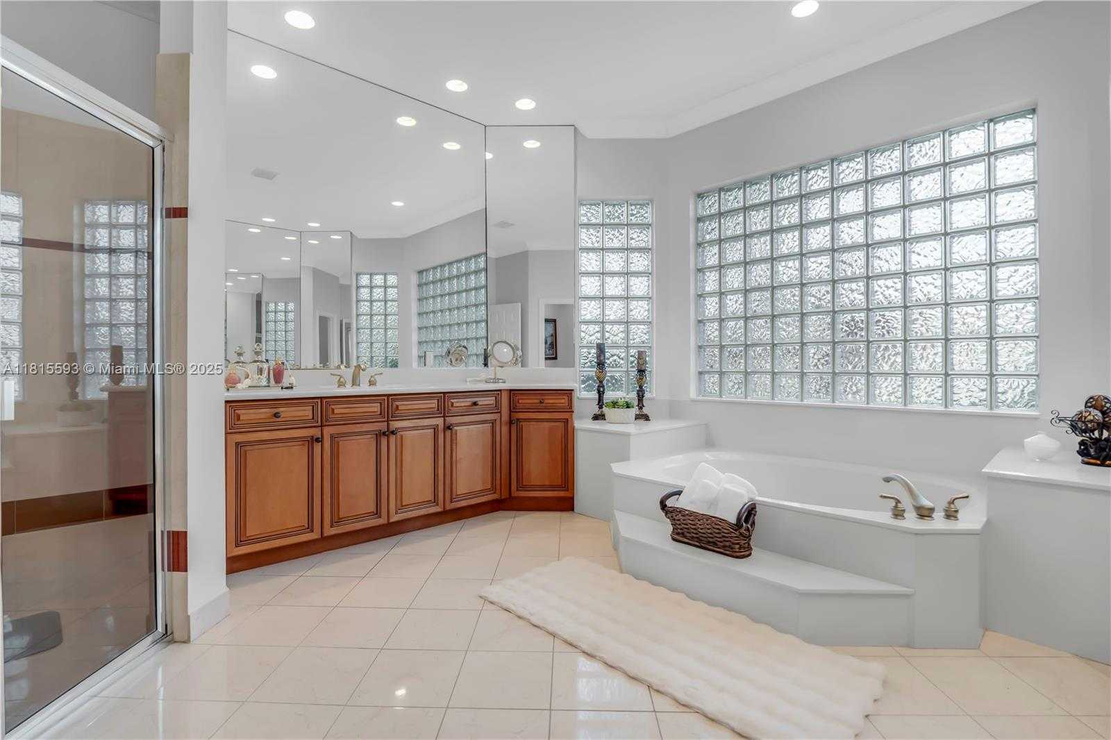 Small Image of 14837 SOUTH WEST 36TH ST, Davie Number 30