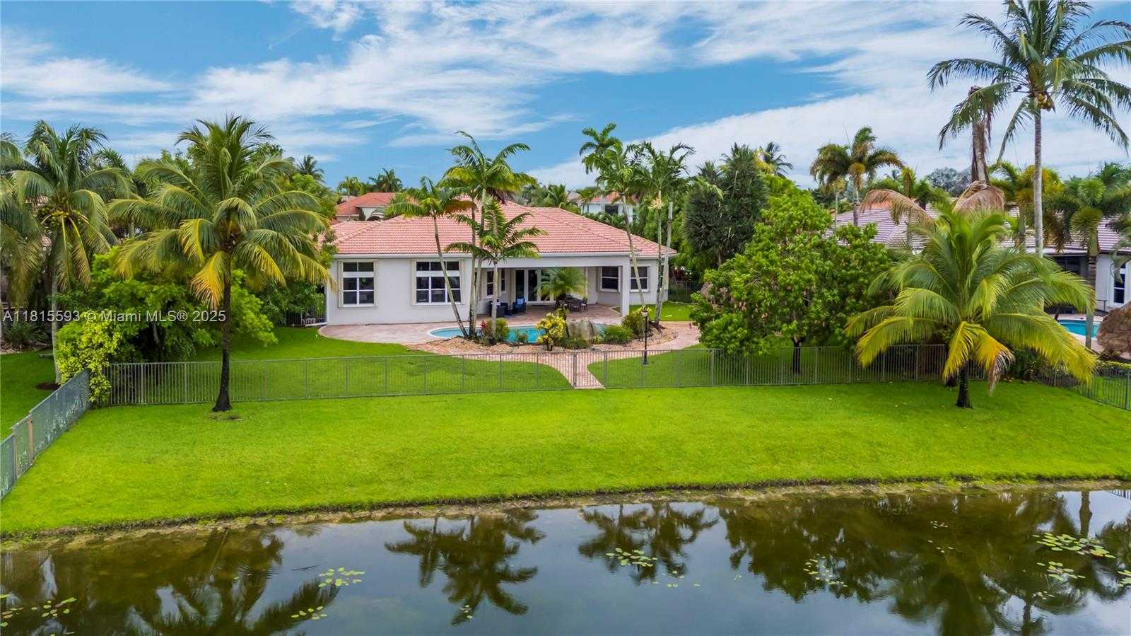Small Image of 14837 SOUTH WEST 36TH ST, Davie Number 54