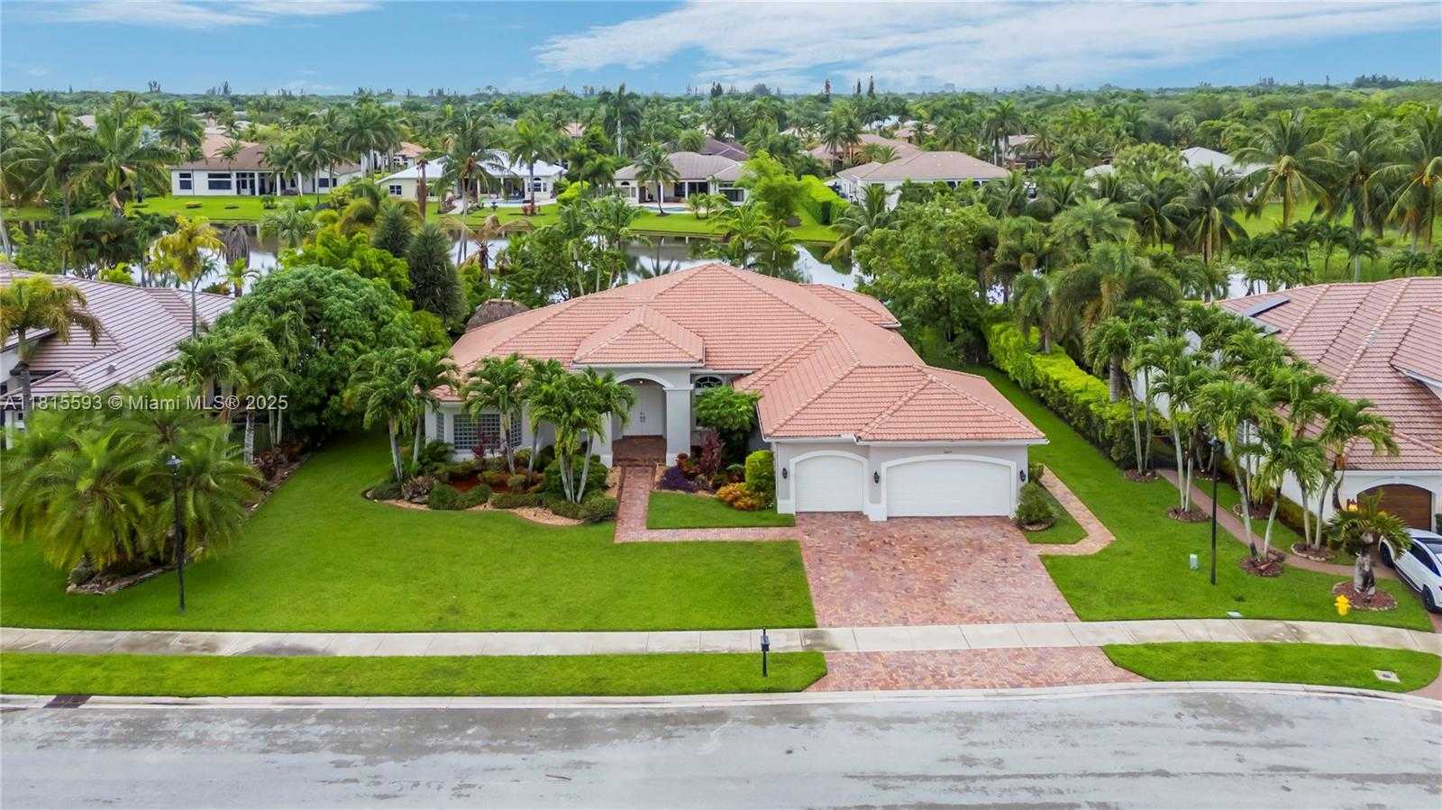 Small Image of 14837 SOUTH WEST 36TH ST, Davie Number 56