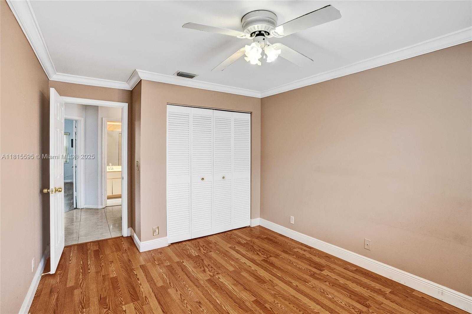 Small Image of 9601 NORTH WEST 8TH CIR, Plantation Number 32
