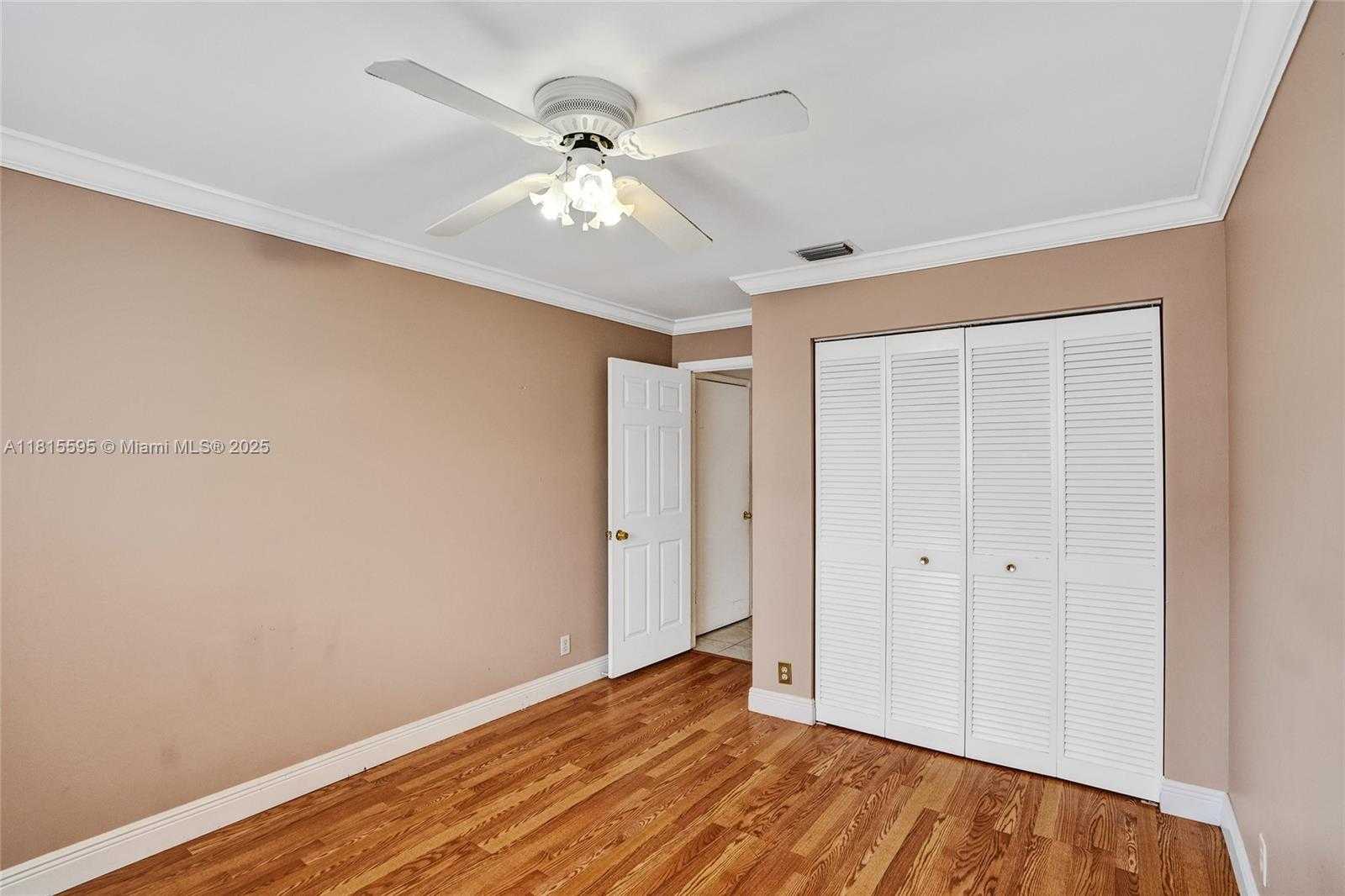 Small Image of 9601 NORTH WEST 8TH CIR, Plantation Number 33