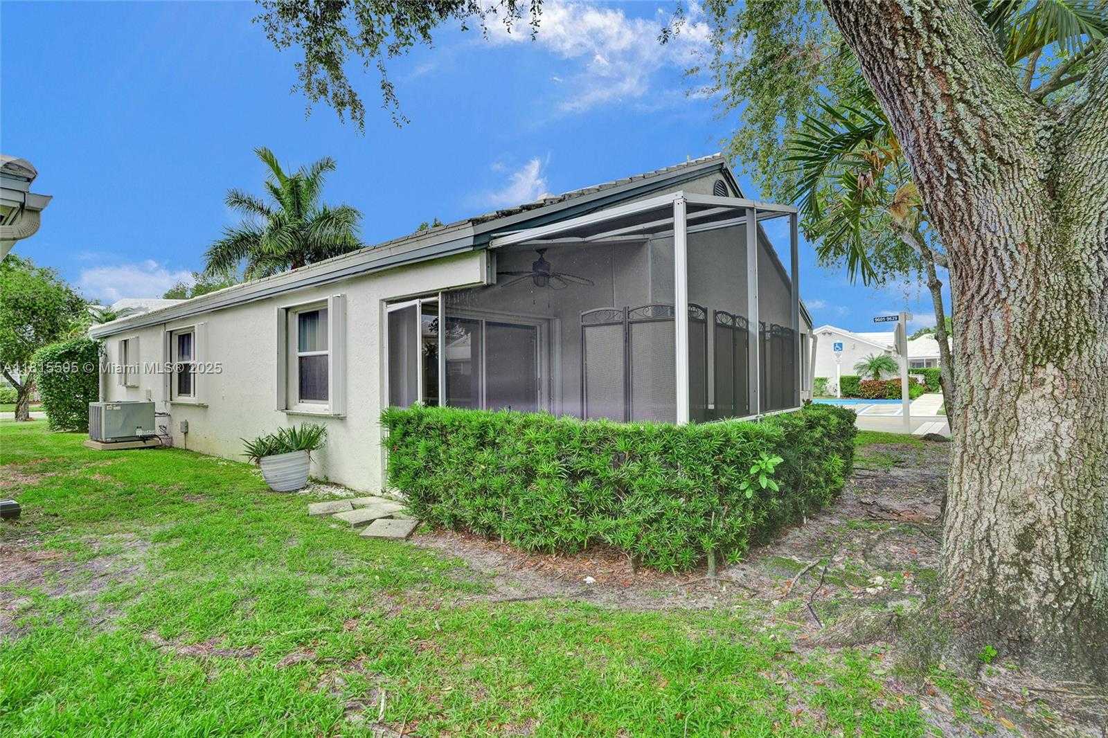 Small Image of 9601 NORTH WEST 8TH CIR, Plantation Number 37