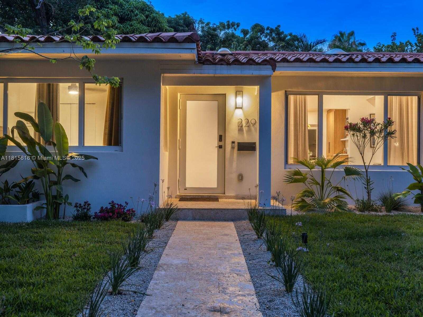 Small Image of 229 NORTH WEST 111TH TER, Miami Shores Number 10