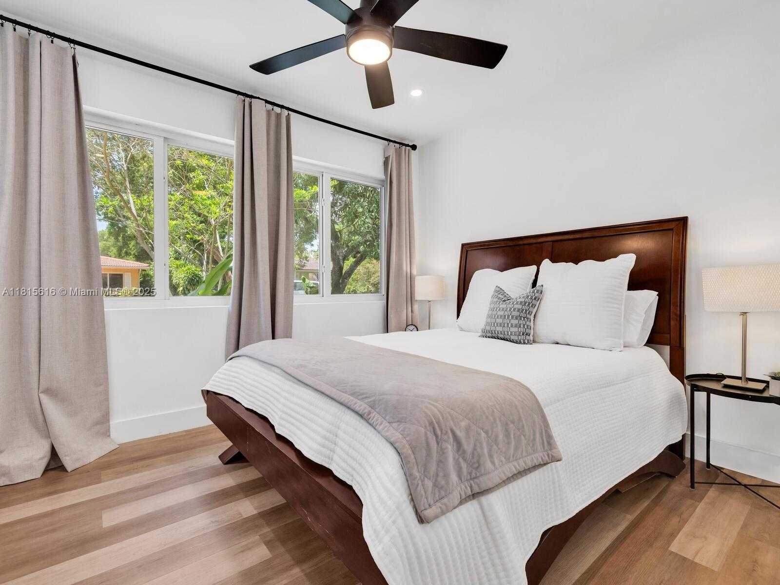 Small Image of 229 NORTH WEST 111TH TER, Miami Shores Number 29
