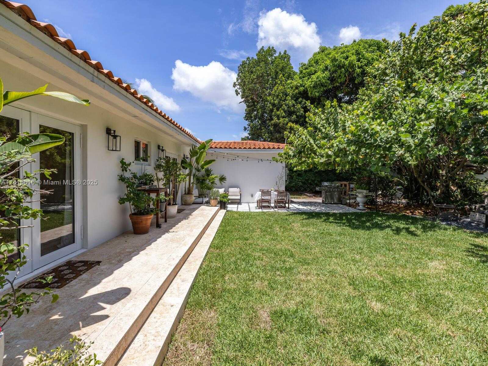 Small Image of 229 NORTH WEST 111TH TER, Miami Shores Number 35