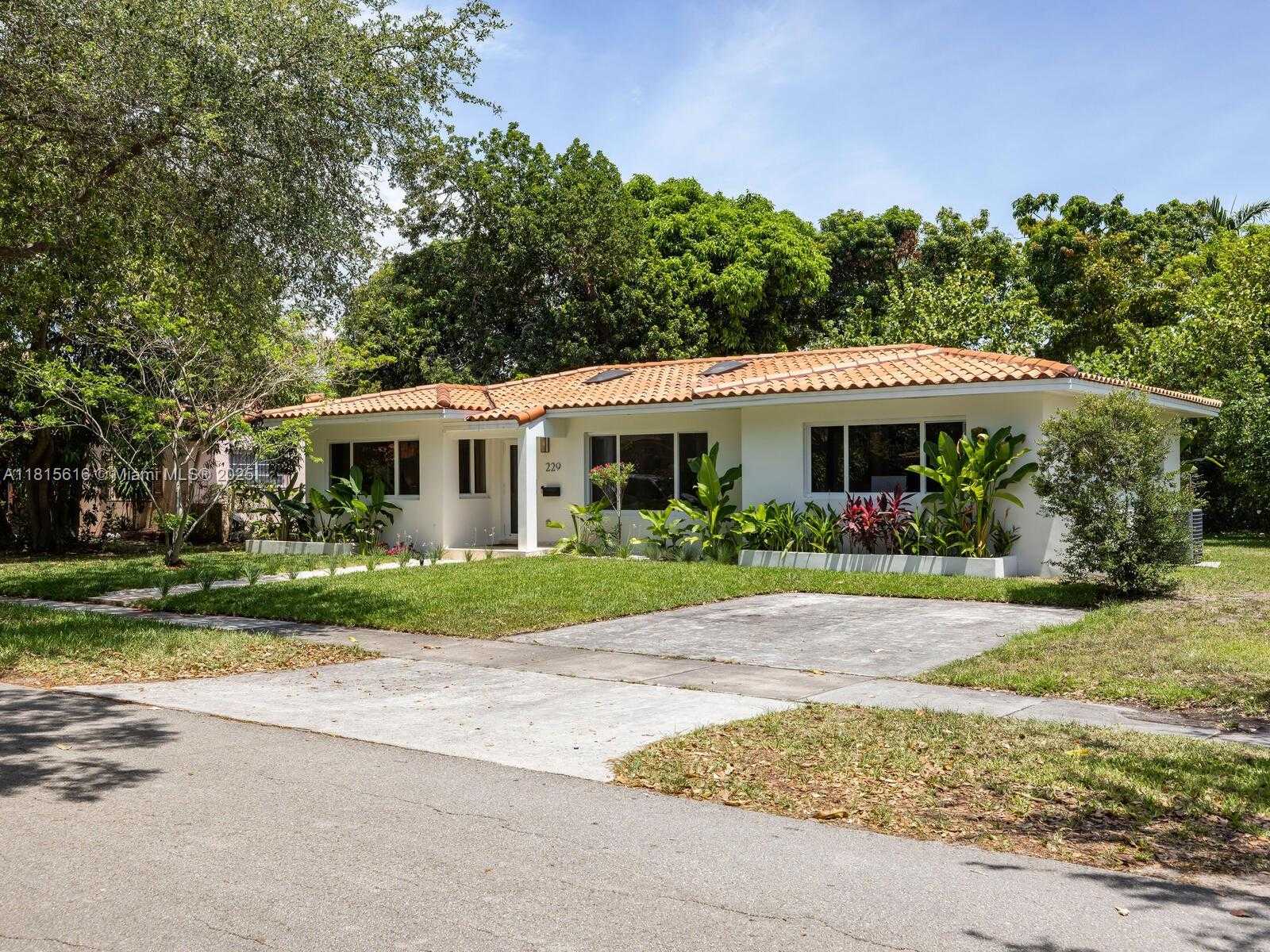 Small Image of 229 NORTH WEST 111TH TER, Miami Shores Number 6