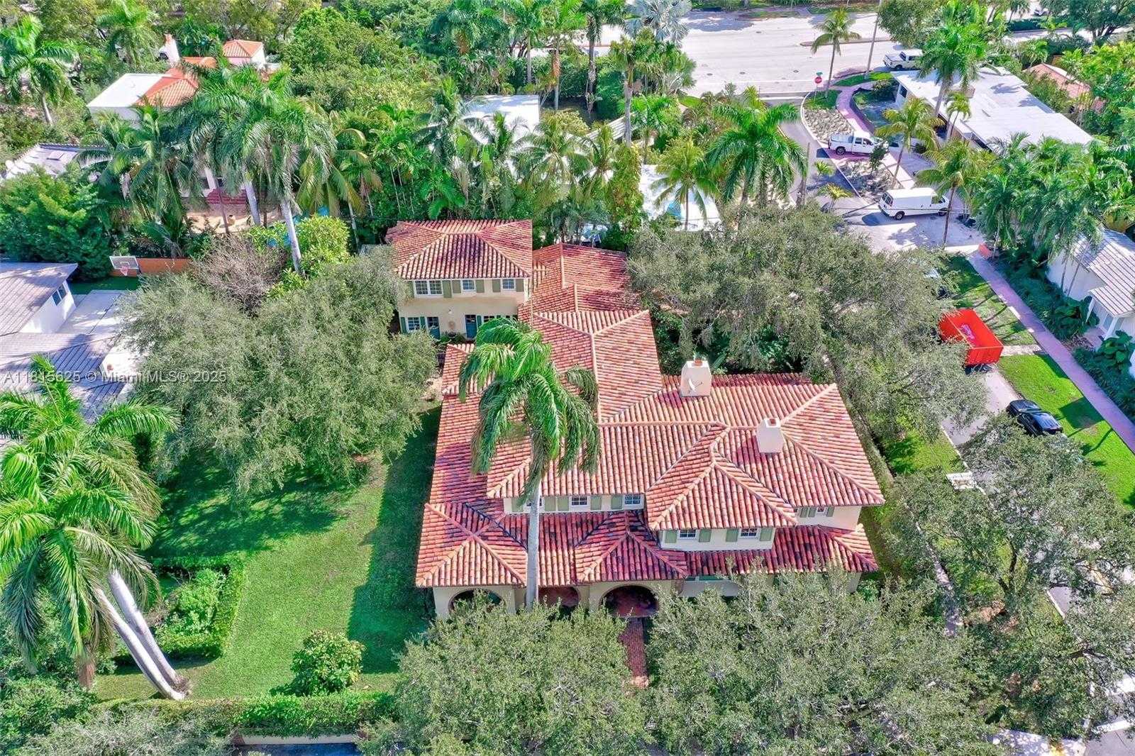 Small Image of 5905 NORTH BAY RD, Miami Beach Number 10