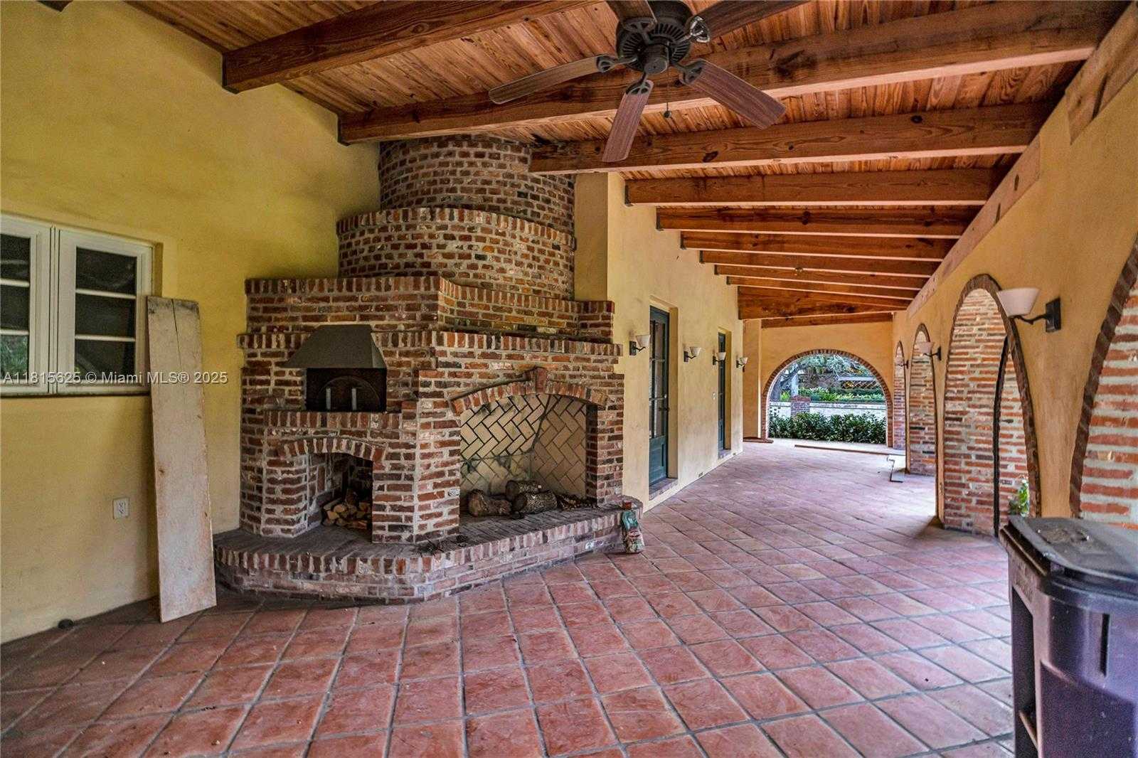 Small Image of 5905 NORTH BAY RD, Miami Beach Number 7