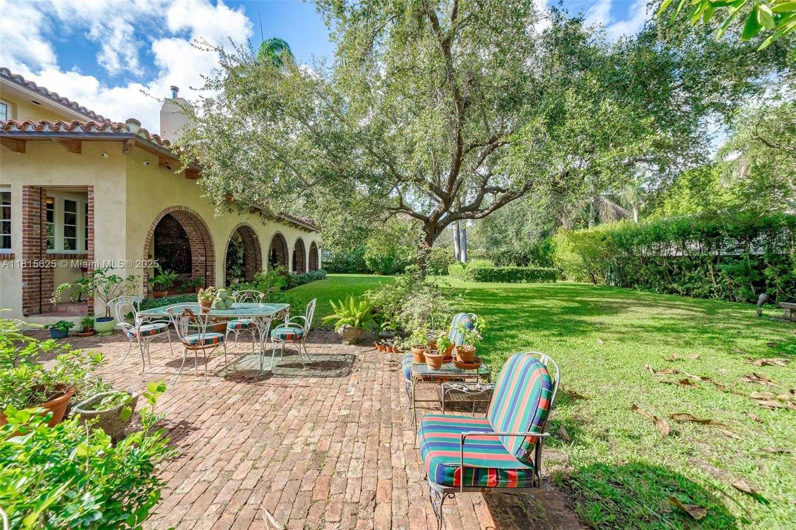 Small Image of 5905 NORTH BAY RD, Miami Beach Number 8