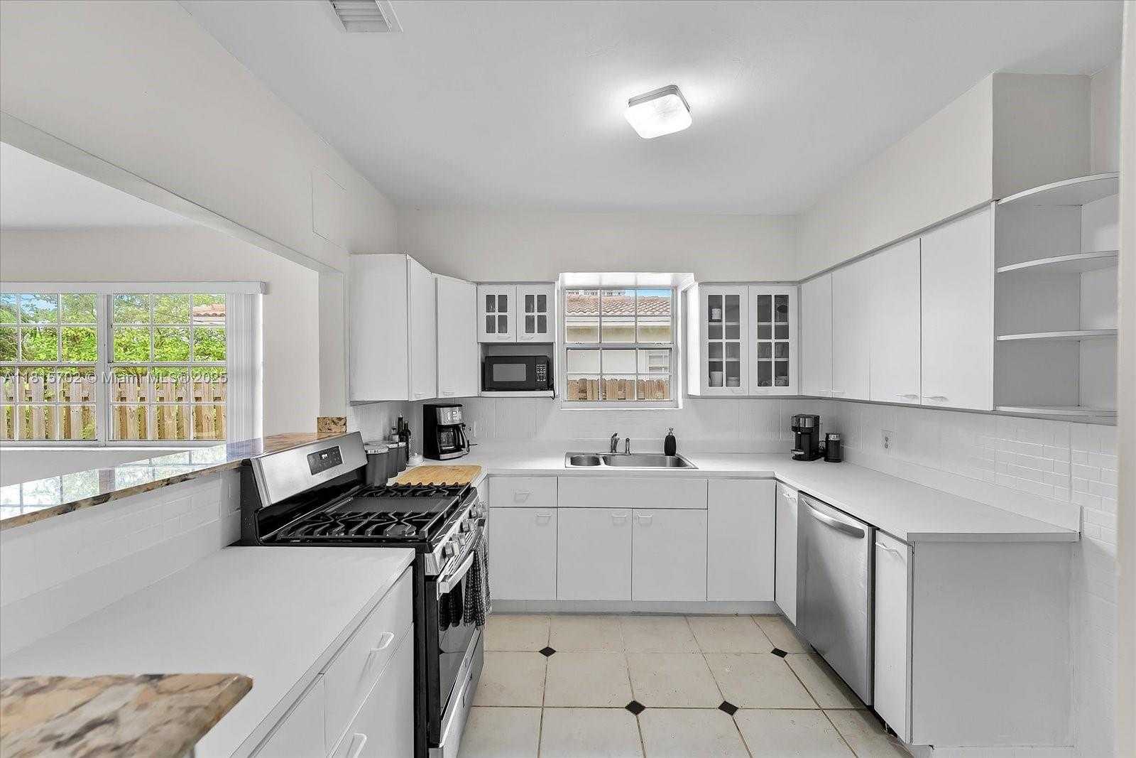 Small Image of 7512 MUTINY AVE, North Bay Village Number 11