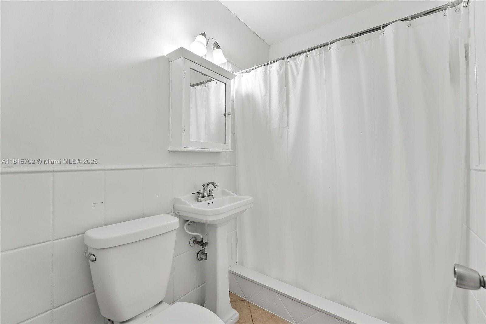 Small Image of 7512 MUTINY AVE, North Bay Village Number 18