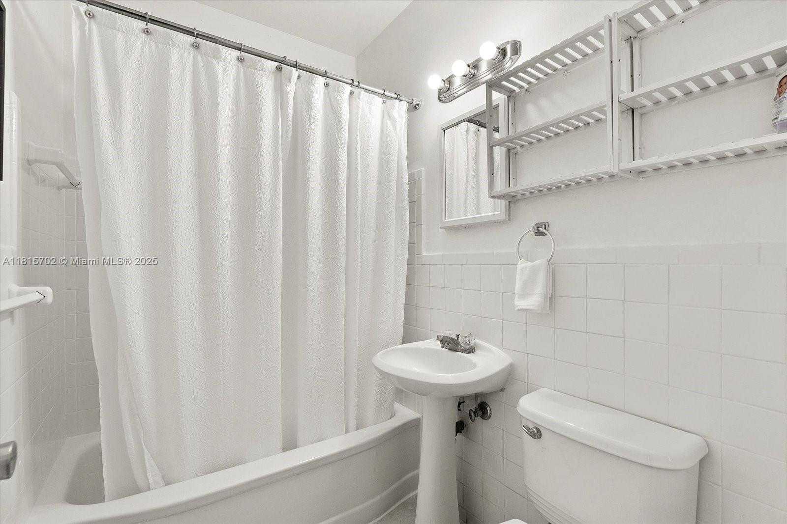 Small Image of 7512 MUTINY AVE, North Bay Village Number 21