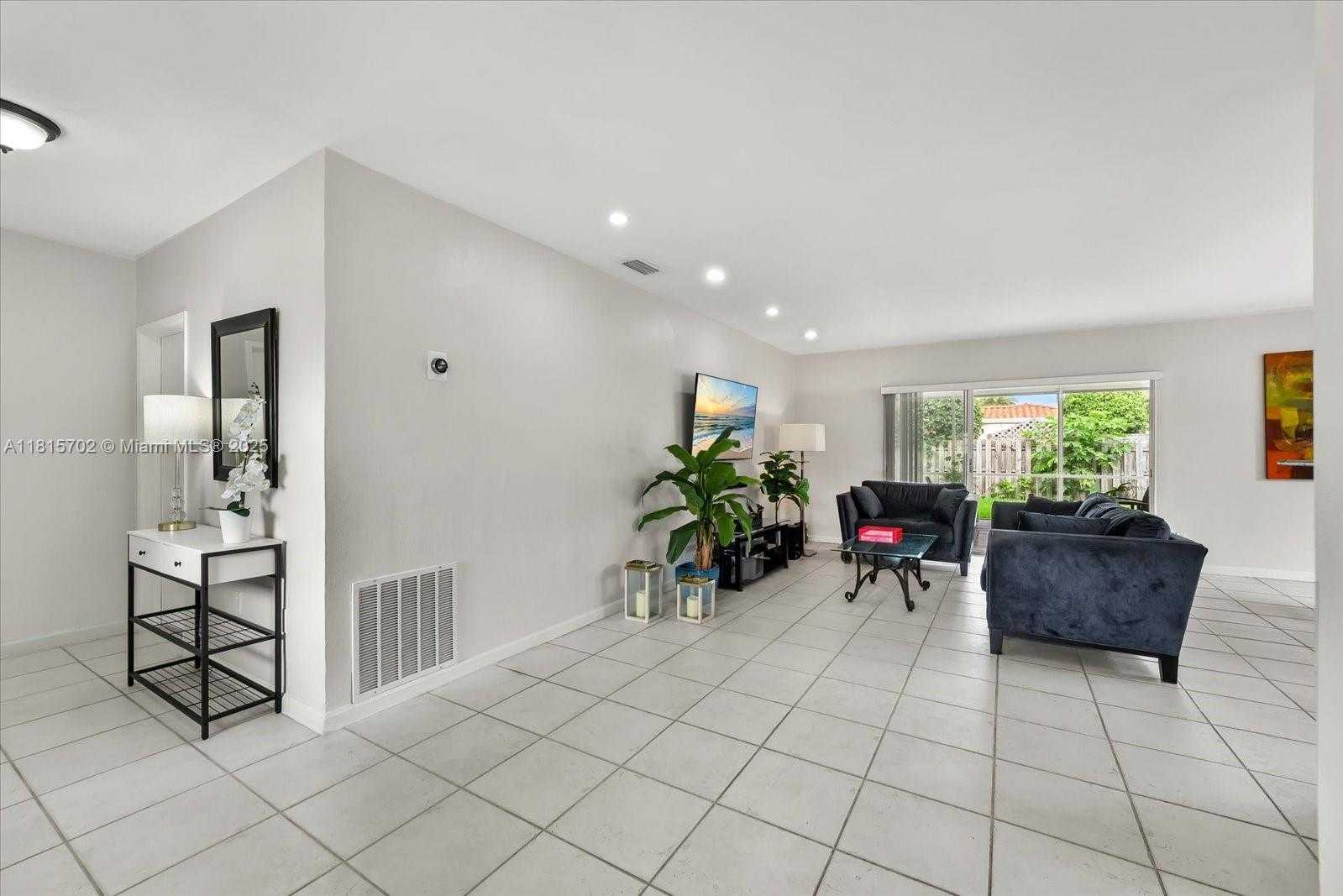 Small Image of 7512 MUTINY AVE, North Bay Village Number 3