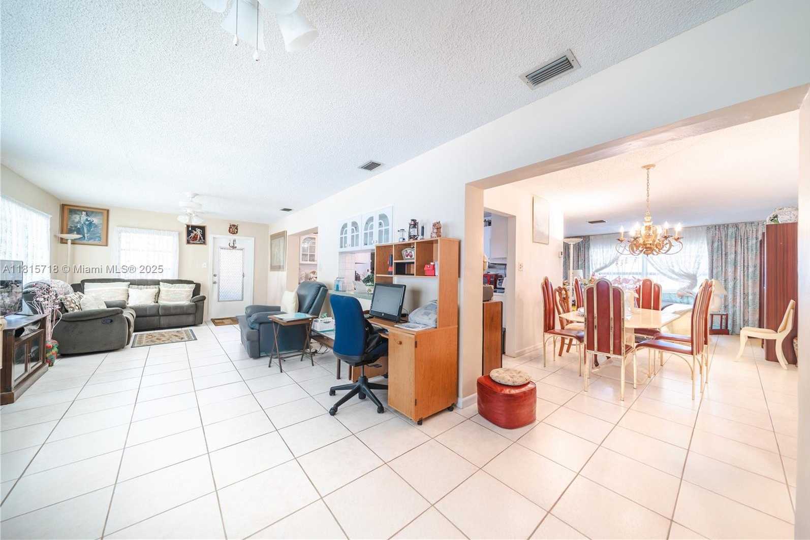 Small Image of 5803 NORTH WEST 85TH TER, Tamarac Number 15