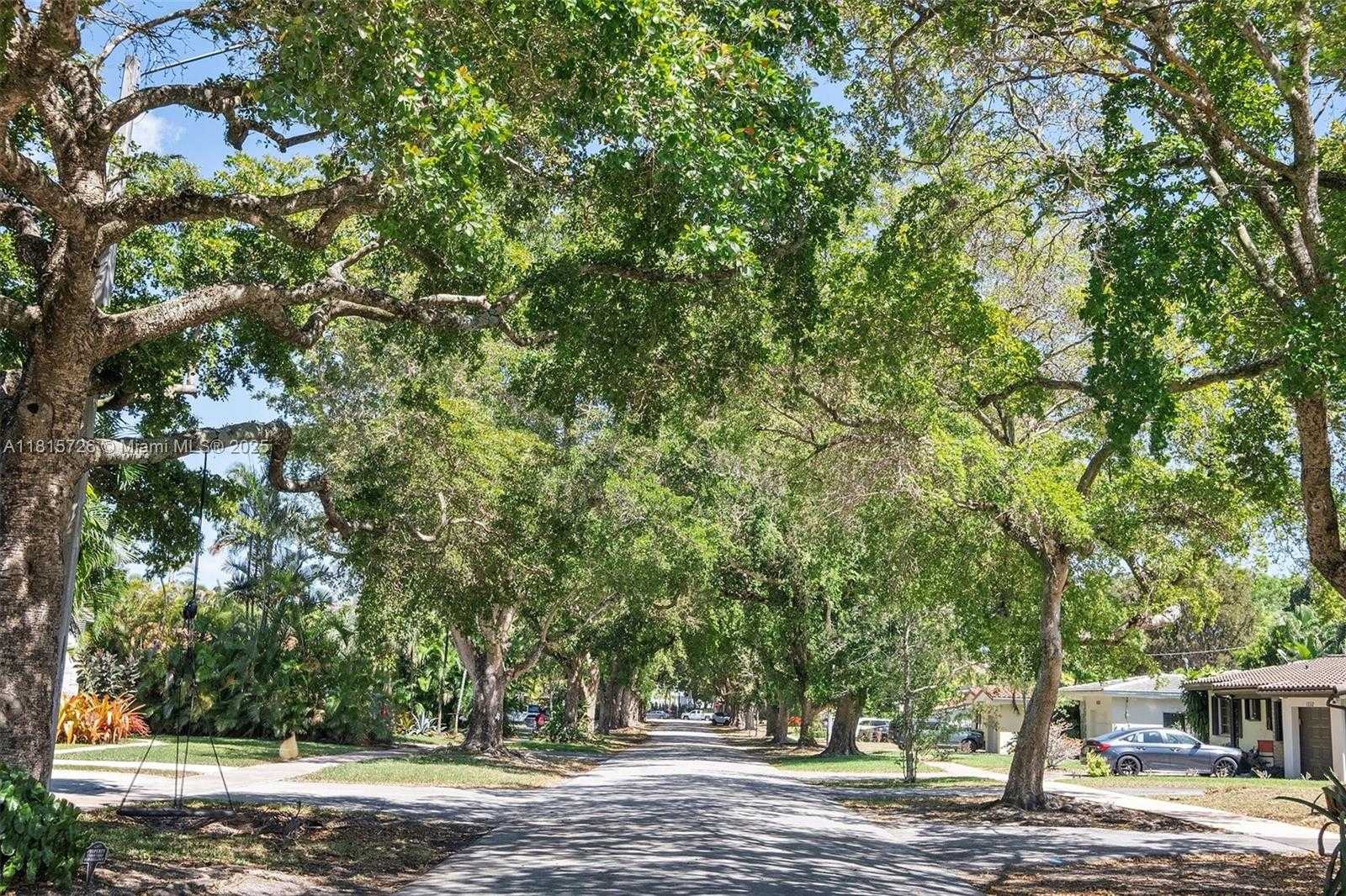 Small Image of 1551 DELGADO AVE, Coral Gables Number 14