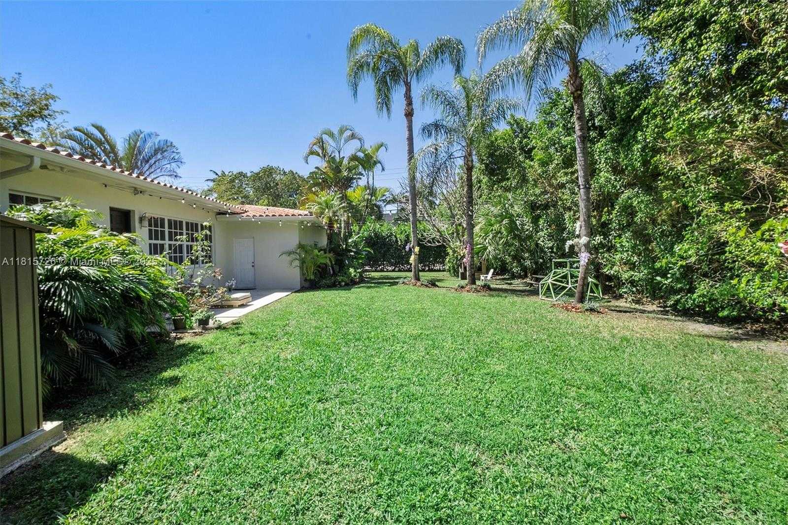 Small Image of 1551 DELGADO AVE, Coral Gables Number 23