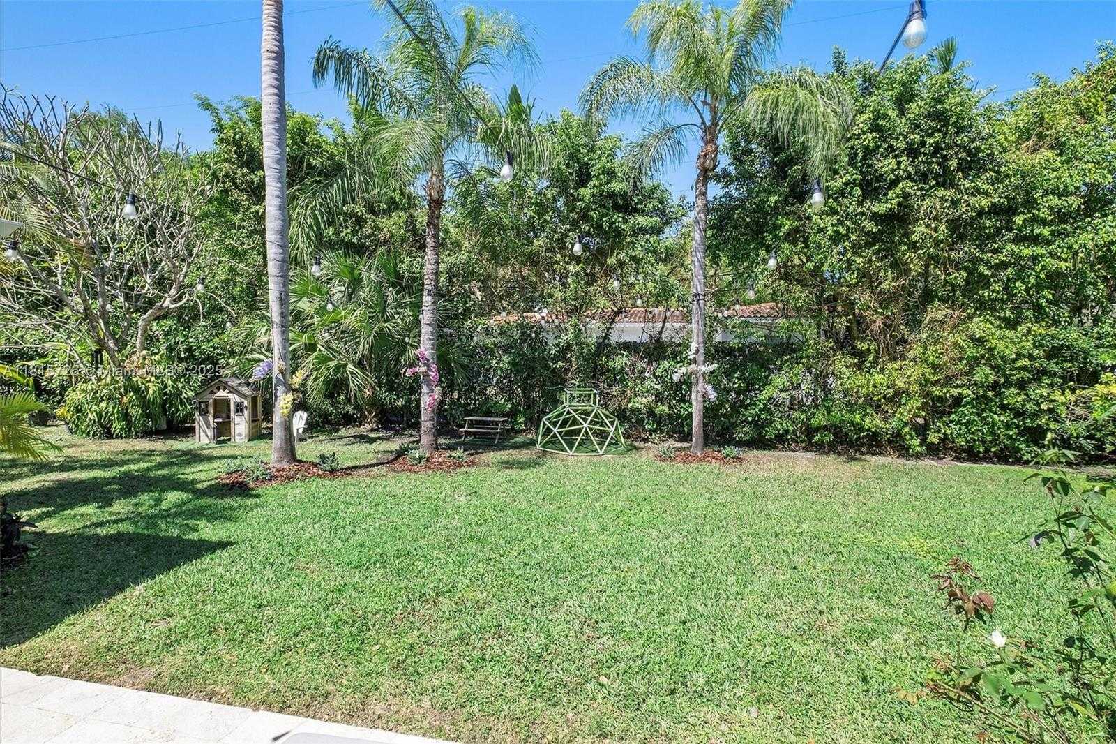 Small Image of 1551 DELGADO AVE, Coral Gables Number 35