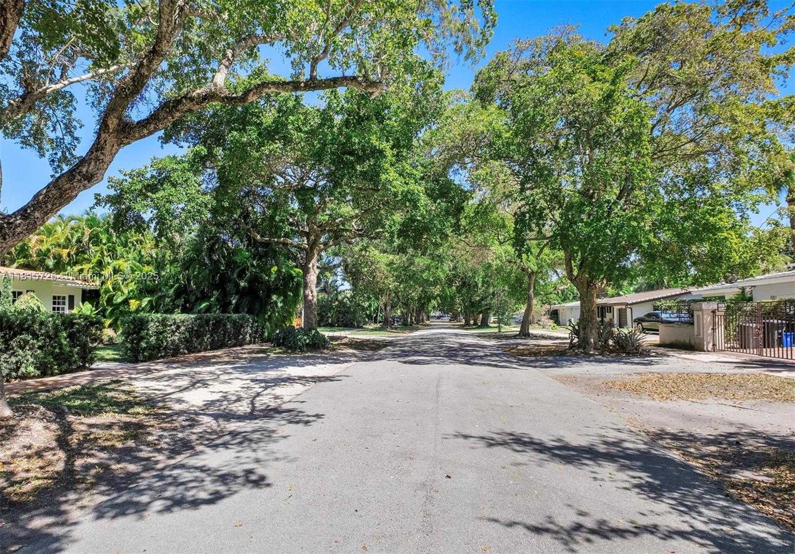 Small Image of 1551 DELGADO AVE, Coral Gables Number 48