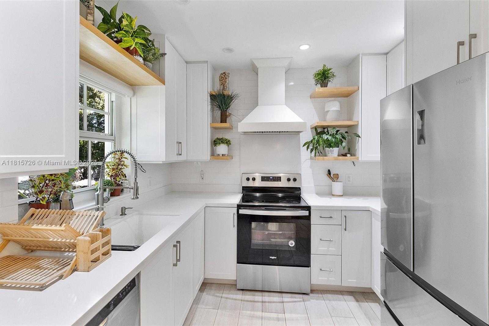 Small Image of 1551 DELGADO AVE, Coral Gables Number 7