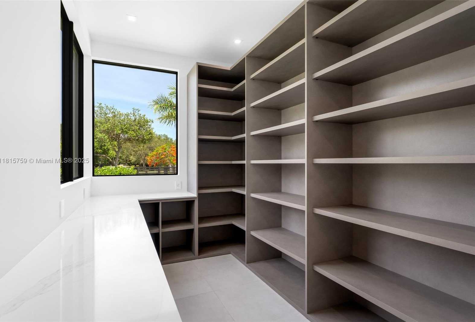 Small Image of 6200 MOSS RANCH RD, Pinecrest Number 17