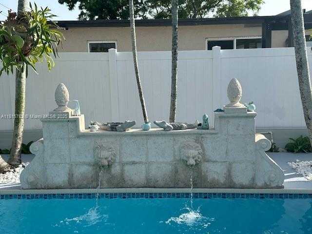 Small Image of 300 NORTH WEST 77TH WAY, Pembroke Pines Number 27