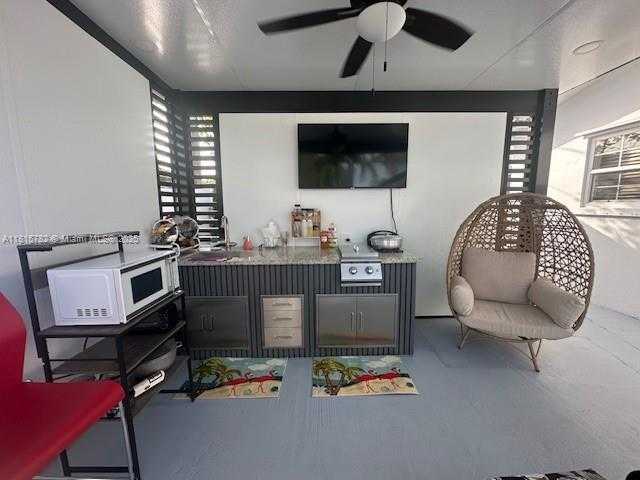 Small Image of 300 NORTH WEST 77TH WAY, Pembroke Pines Number 30