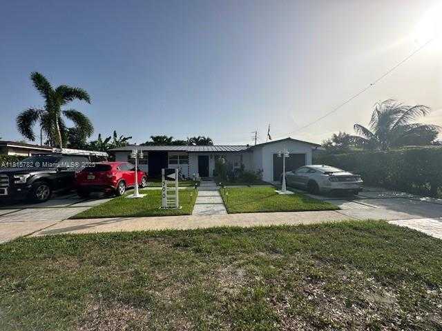 Small Image of 300 NORTH WEST 77TH WAY, Pembroke Pines Number 41