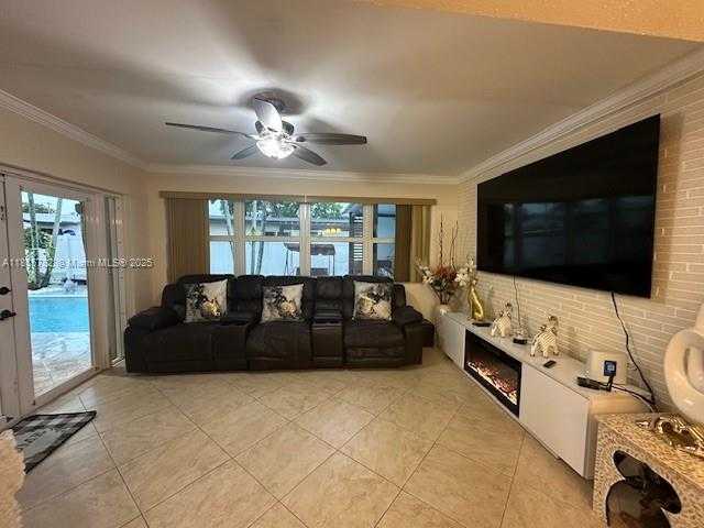 Small Image of 300 NORTH WEST 77TH WAY, Pembroke Pines Number 6