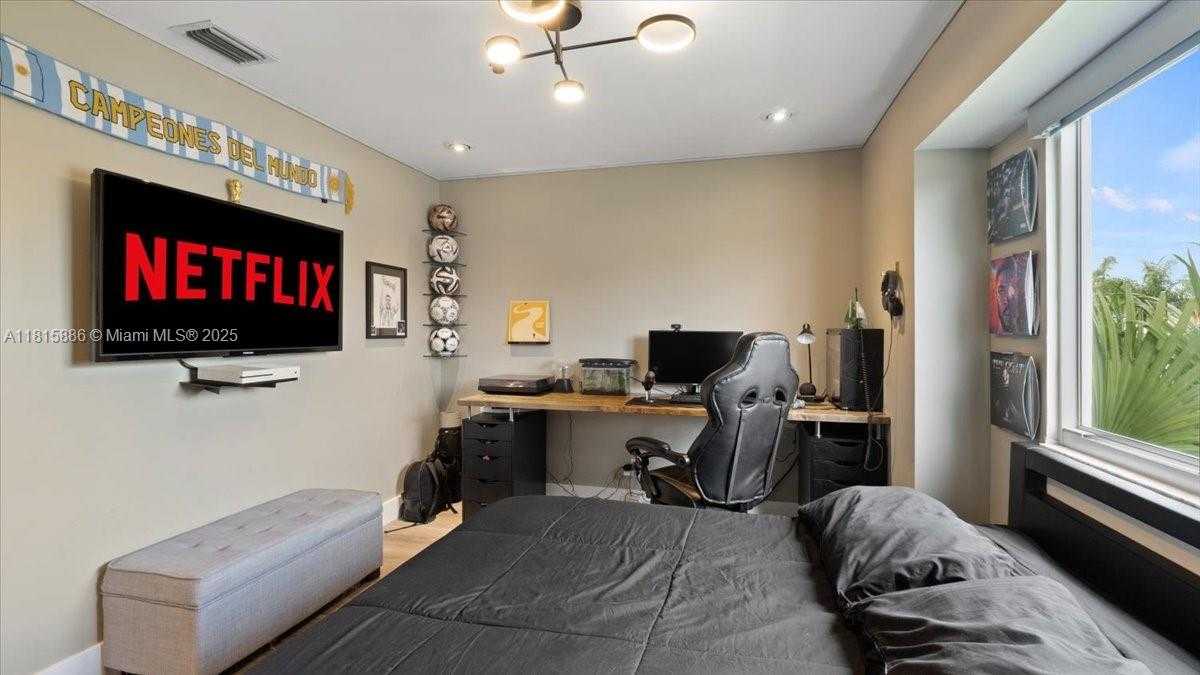 Small Image of 18701 SHAUNA MANOR DR, Boca Raton Number 17
