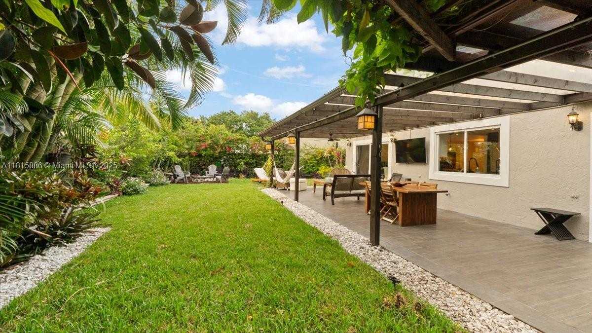 Small Image of 18701 SHAUNA MANOR DR, Boca Raton Number 24