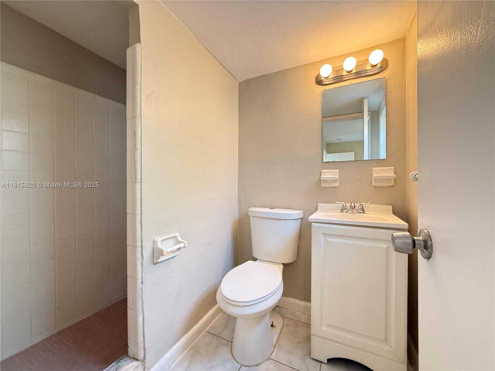 Small Image of 5654 NORTH EAST 5TH AVE, Oakland Park Number 20