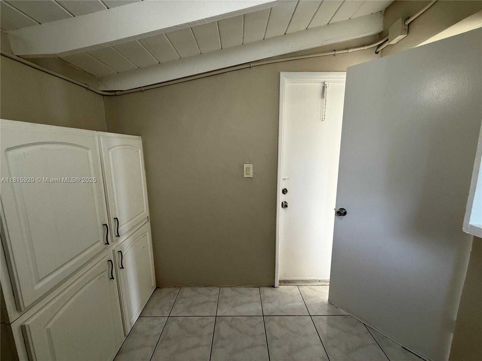 Small Image of 5654 NORTH EAST 5TH AVE, Oakland Park Number 21