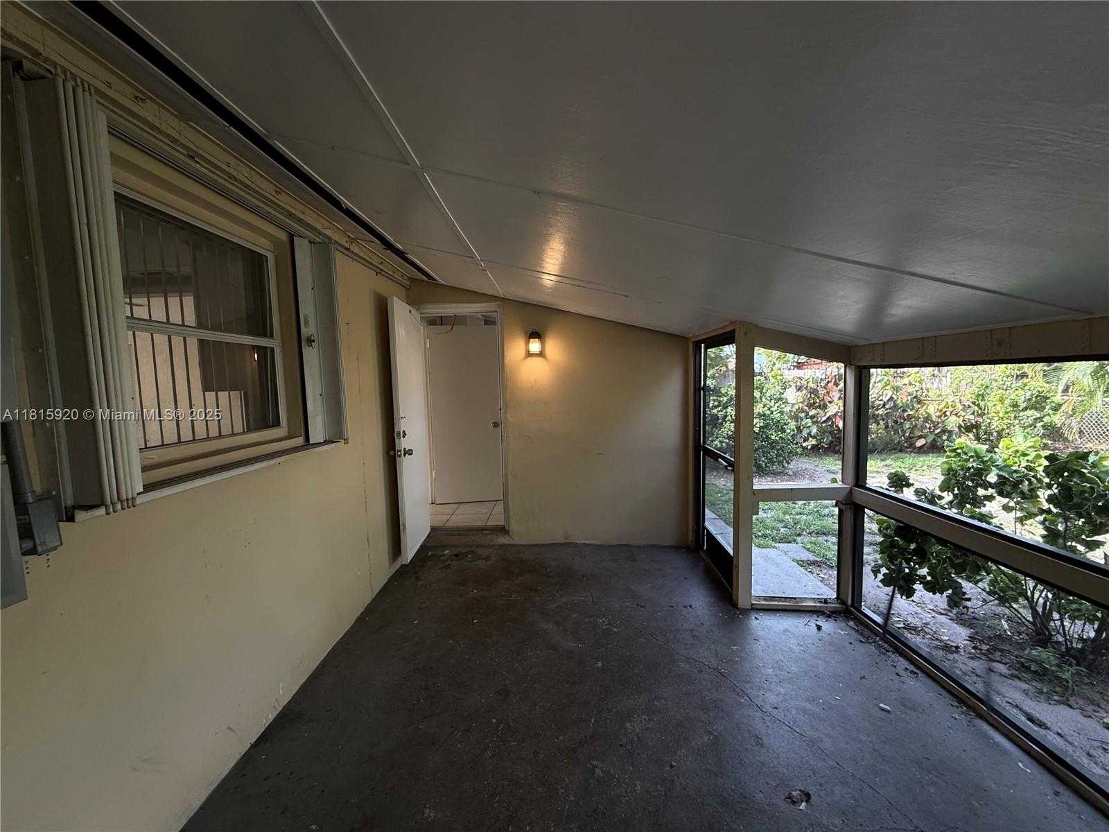 Small Image of 5654 NORTH EAST 5TH AVE, Oakland Park Number 23