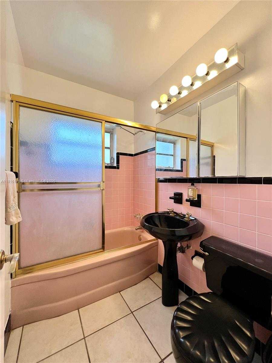 Small Image of 9950 BAHAMA DR, Cutler Bay Number 12