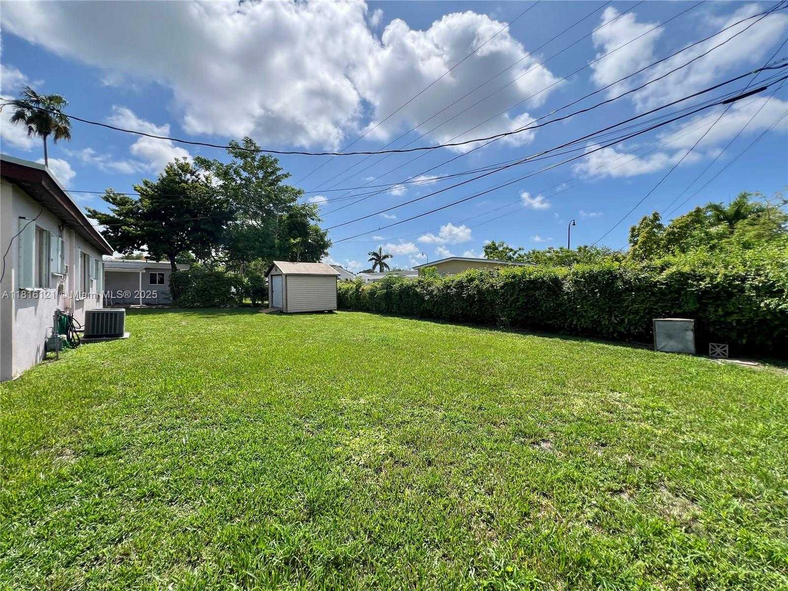 Small Image of 9950 BAHAMA DR, Cutler Bay Number 14