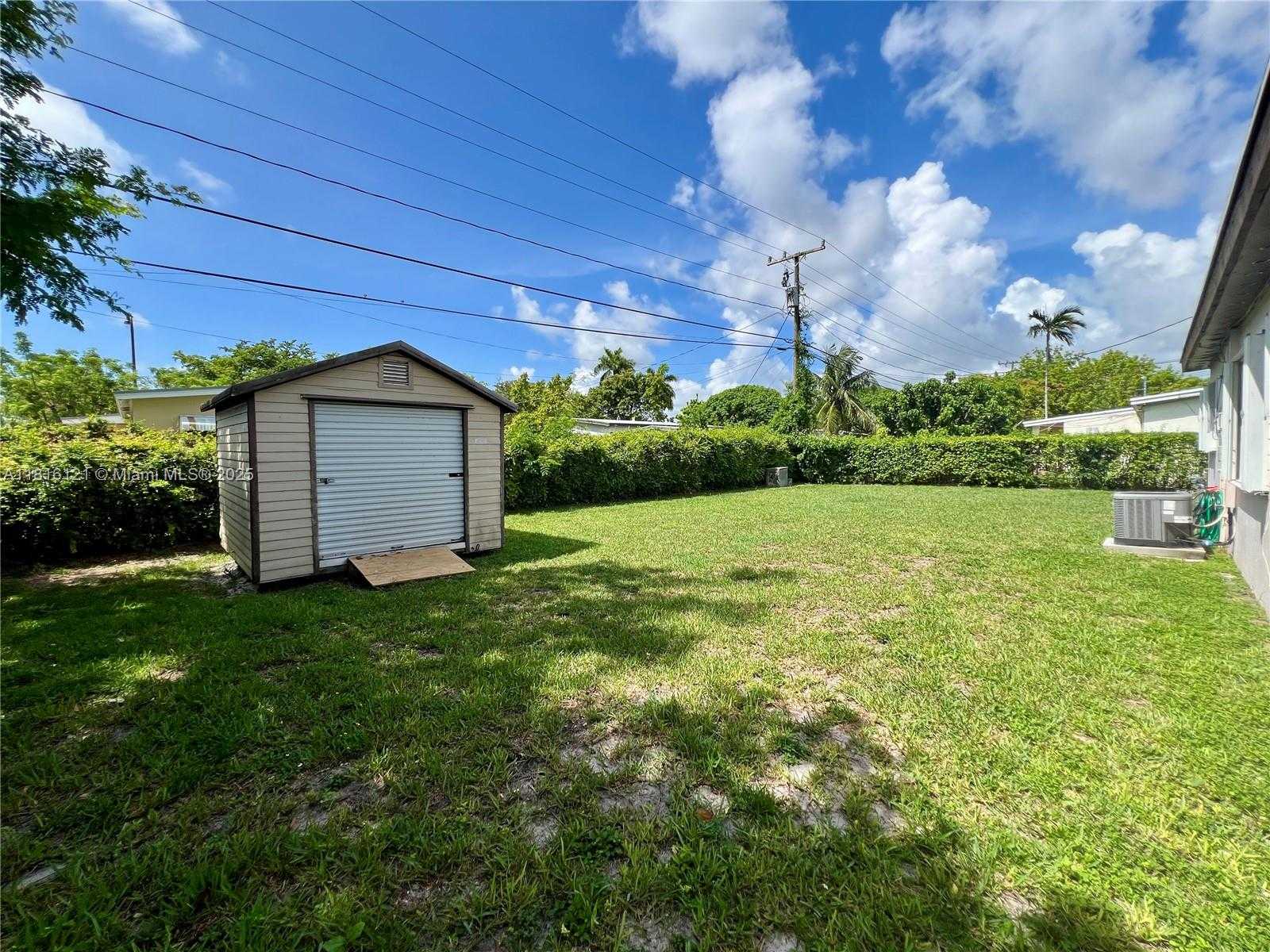 Small Image of 9950 BAHAMA DR, Cutler Bay Number 15