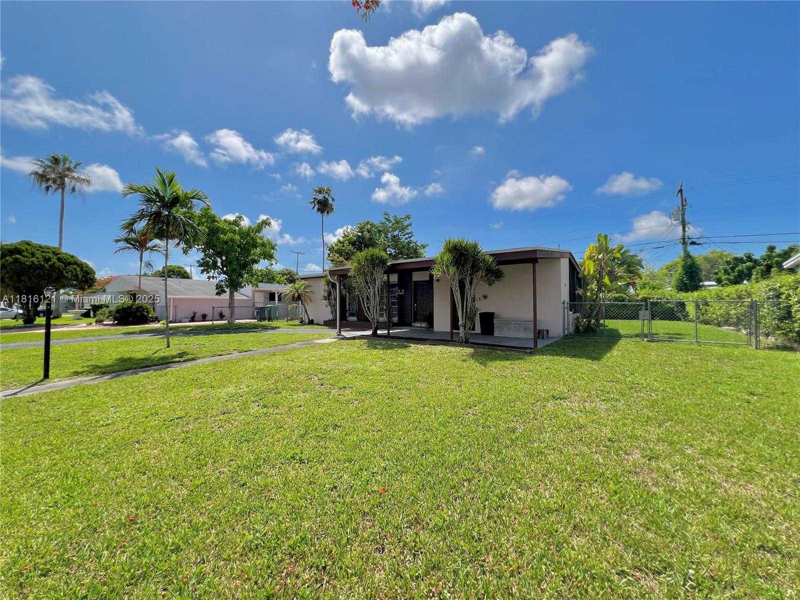 Small Image of 9950 BAHAMA DR, Cutler Bay Number 16
