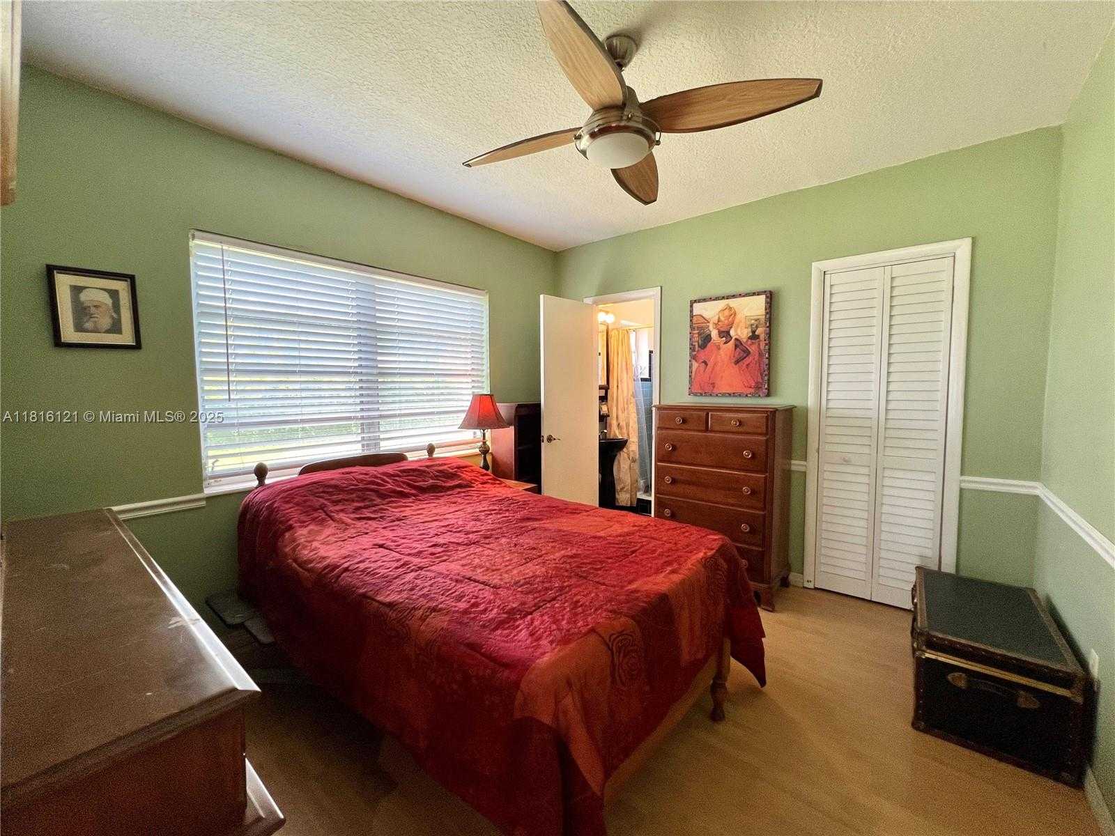 Small Image of 9950 BAHAMA DR, Cutler Bay Number 9