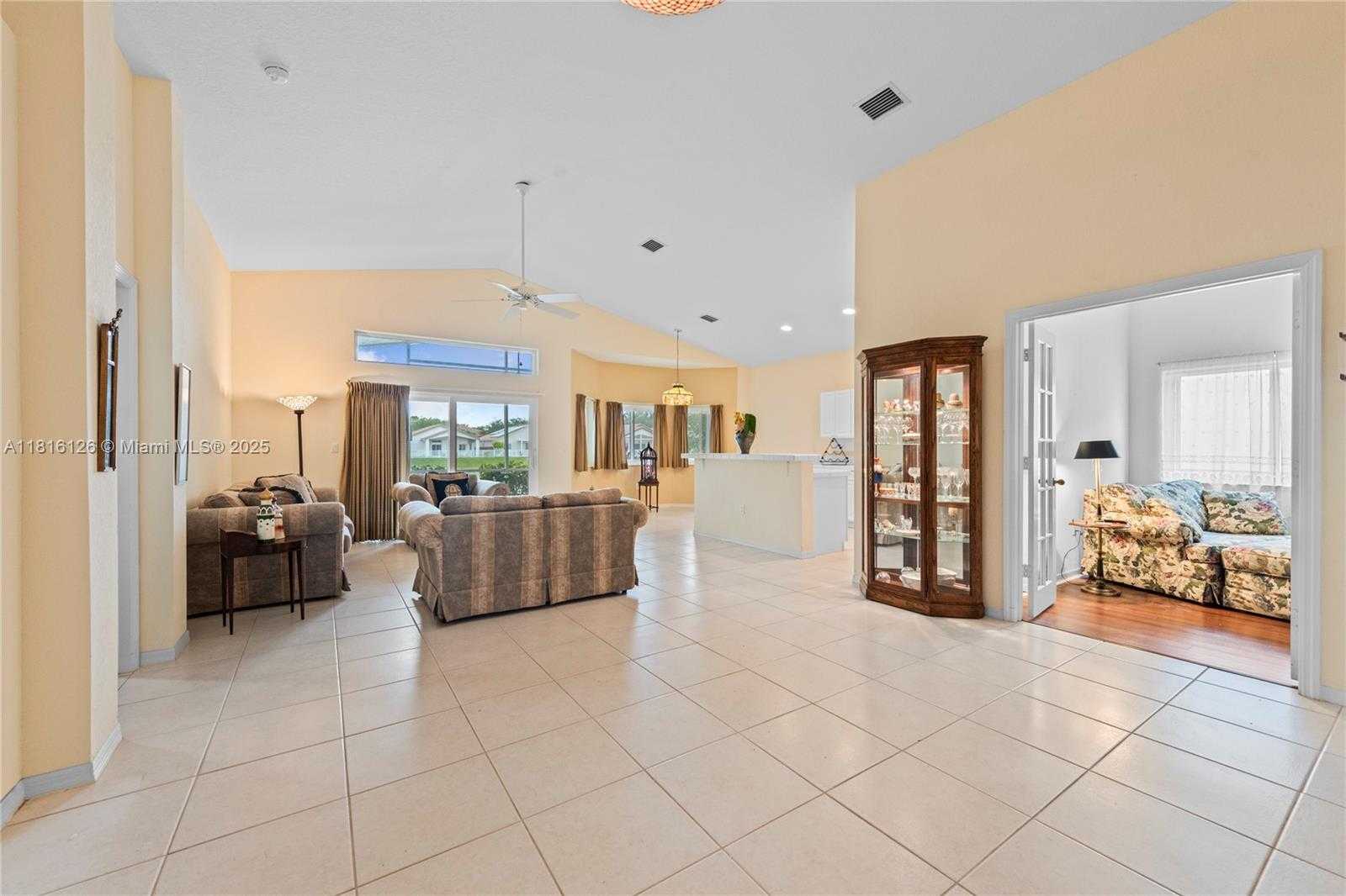 Small Image of 5402 NORTH WEST 110TH AVE, Doral Number 4
