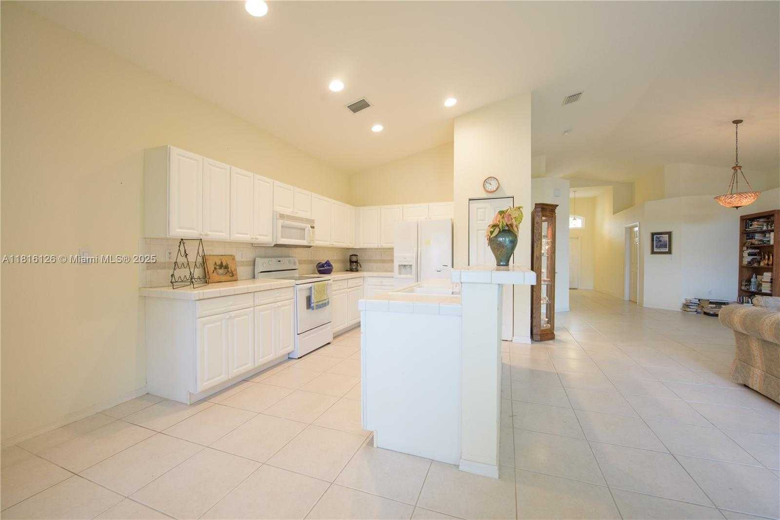 Small Image of 5402 NORTH WEST 110TH AVE, Doral Number 6