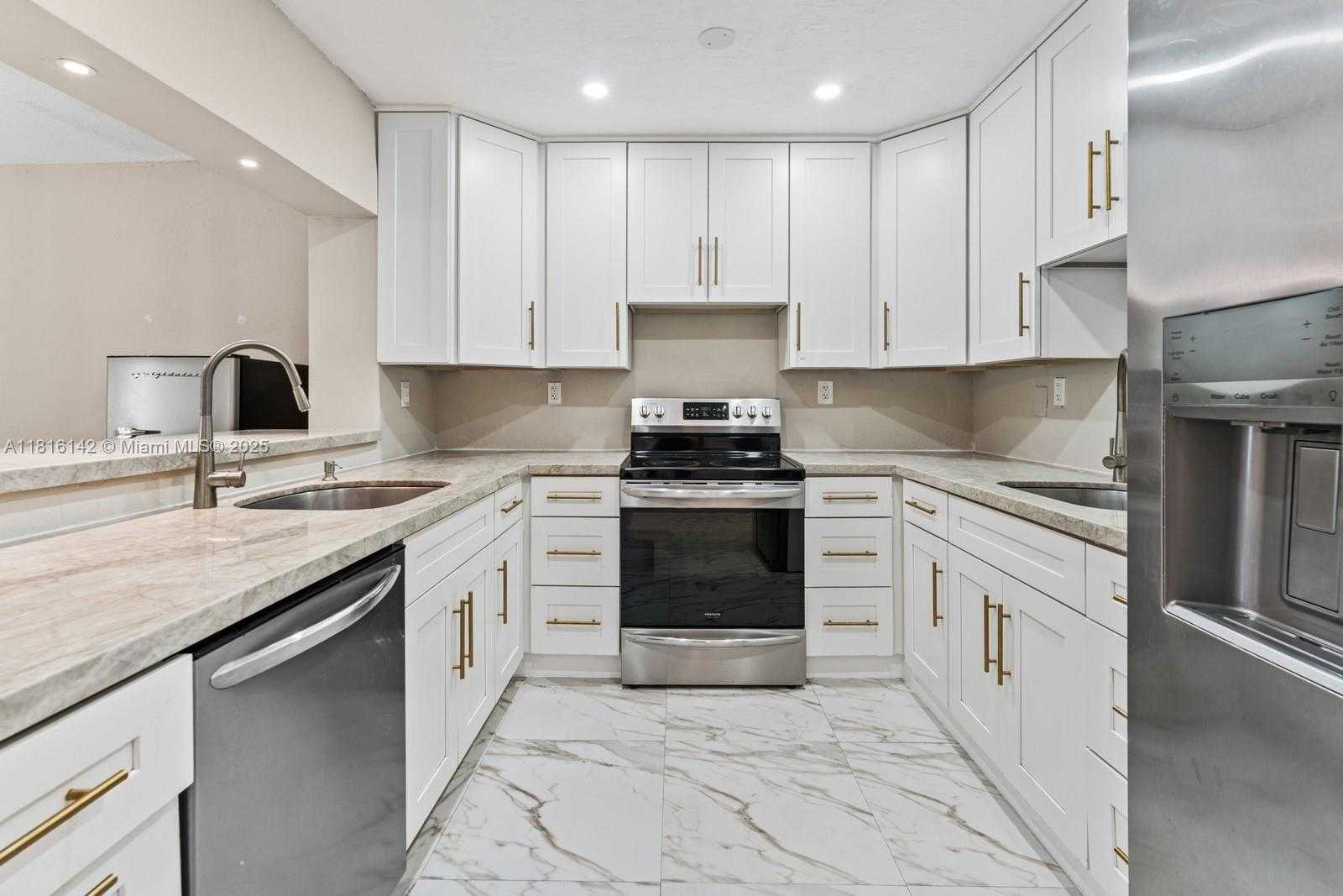 Small Image of 919 NORTH EAST 4TH ST, Hallandale Beach Number 10