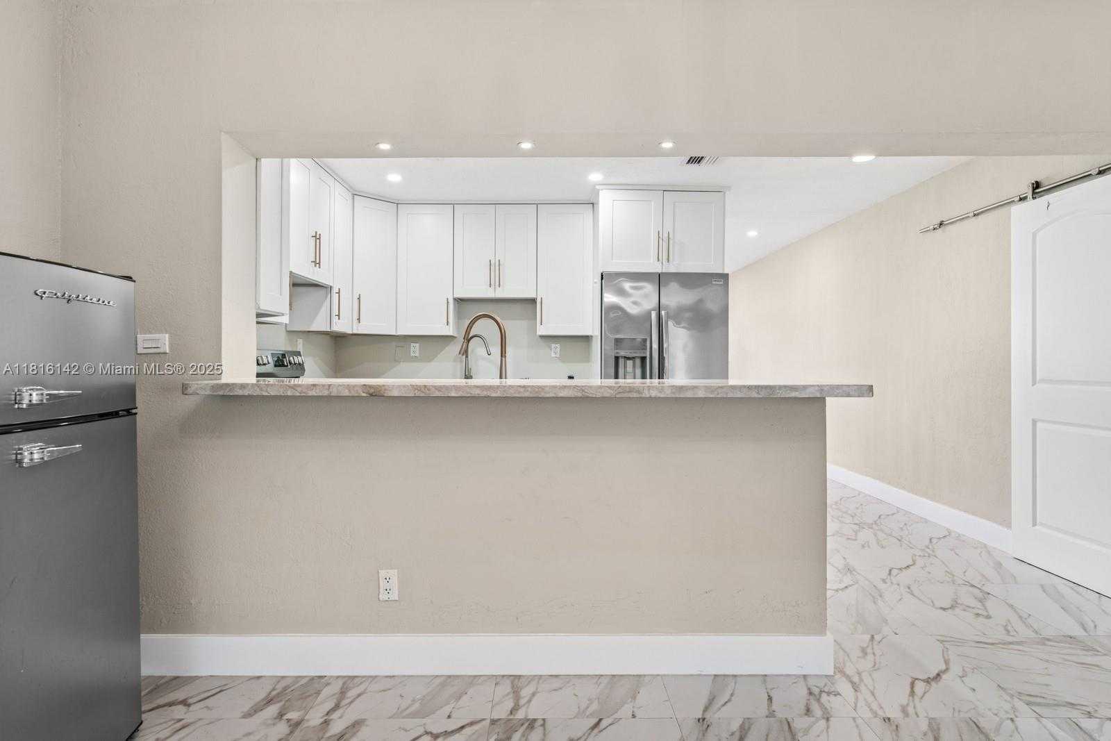 Small Image of 919 NORTH EAST 4TH ST, Hallandale Beach Number 12