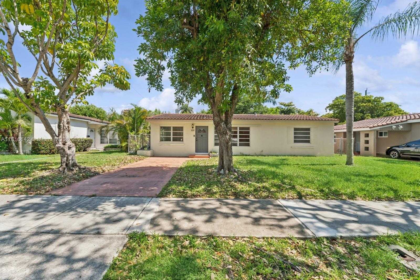 Small Image of 919 NORTH EAST 4TH ST, Hallandale Beach Number 2