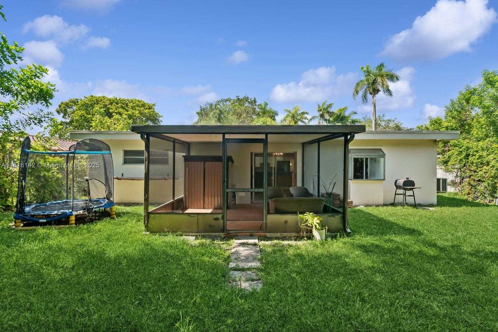 Small Image of 919 NORTH EAST 4TH ST, Hallandale Beach Number 26